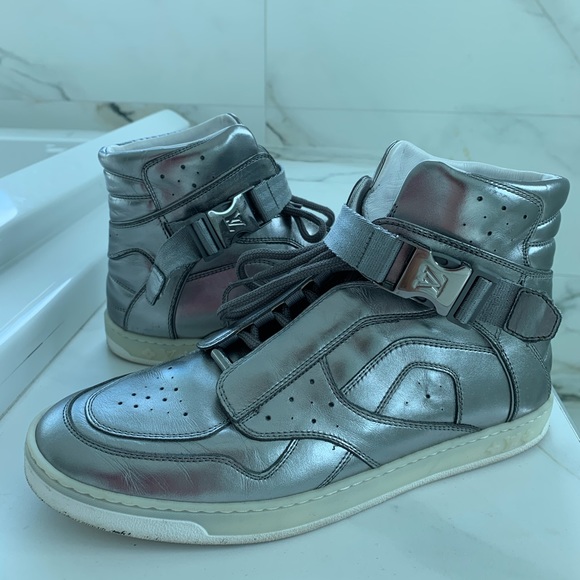 Louis Vuitton boots (size:8W) Used - Picture 1 of 3